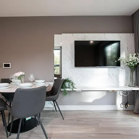 Modern 2Br With Balcony Next To The City Airport Bhd - Free Parking Belfast Exterior photo